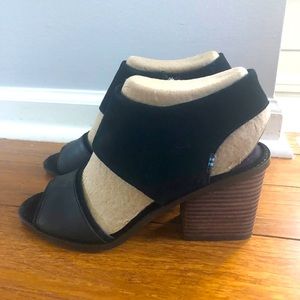 NWT TOMS Majorca Block Sandals